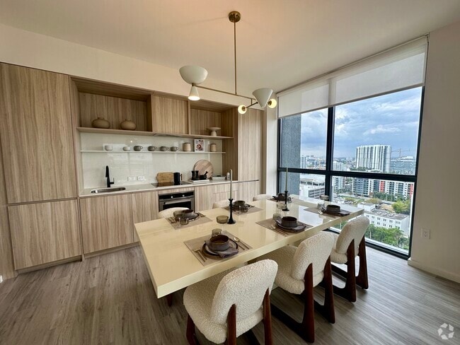 Building Photo - 452 NE 39th St Unit B1 Rental