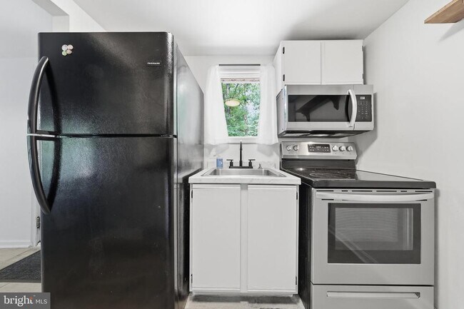 Photo - 371 Oak Hill Rd