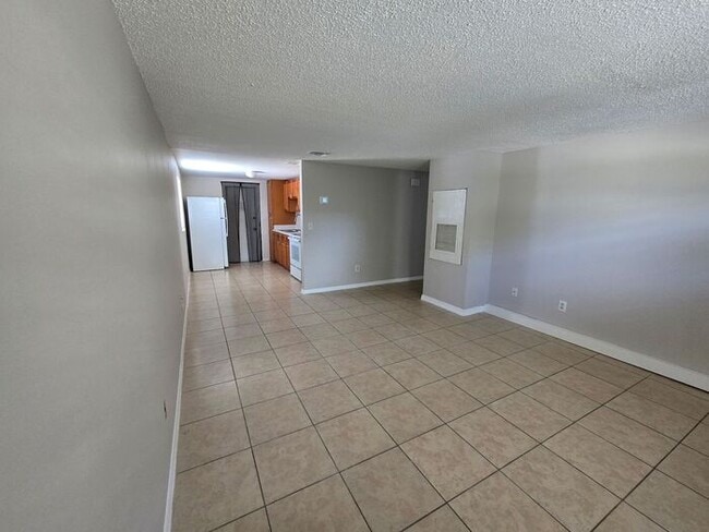 Photo - Affordable 2/1 Duplex Available Immediately!! Near I-4!