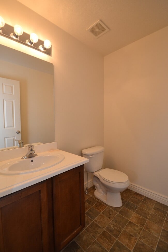 1989 Belmont Dr