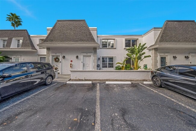 Photo - 707 NE 27th Ave