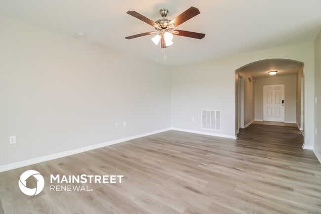 Photo - 719 Center Lake St