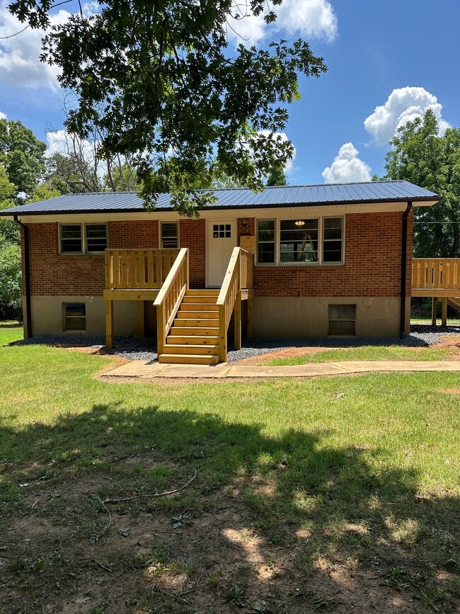 Photo - 160 Oak Crest Rd