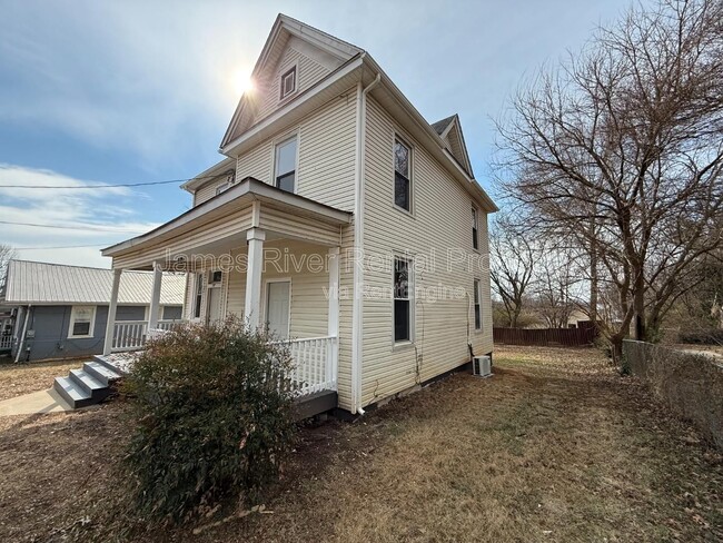 317 Grove St Unit B