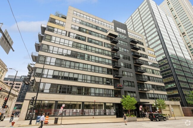 Building Photo - 130 S Canal St Unit 605 Rental