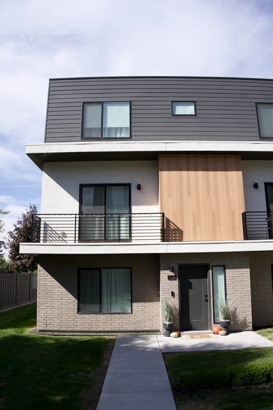 Photo - 527 W 620 N