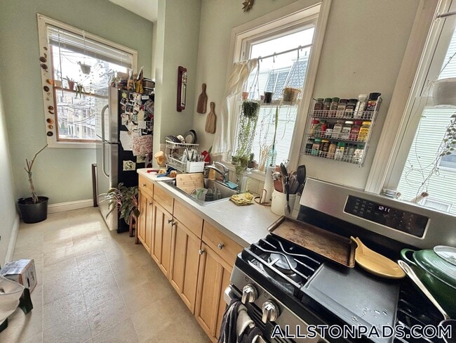 Photo - 77 Easton St Unit 2
