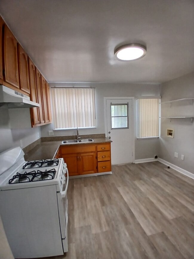 Photo - 1928 Rocket Property Unit 5648