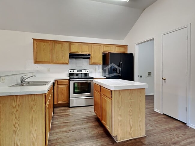 Photo - 1218 Taluca St