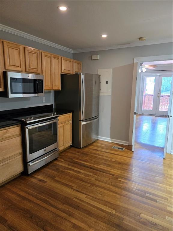 317 8th St NE Unit 3