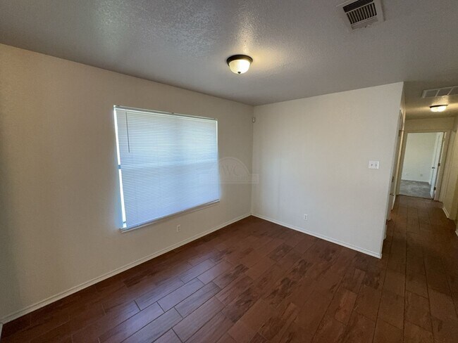 Photo - 914 McDaniel Cir Unit 914 McDaniel Cir A