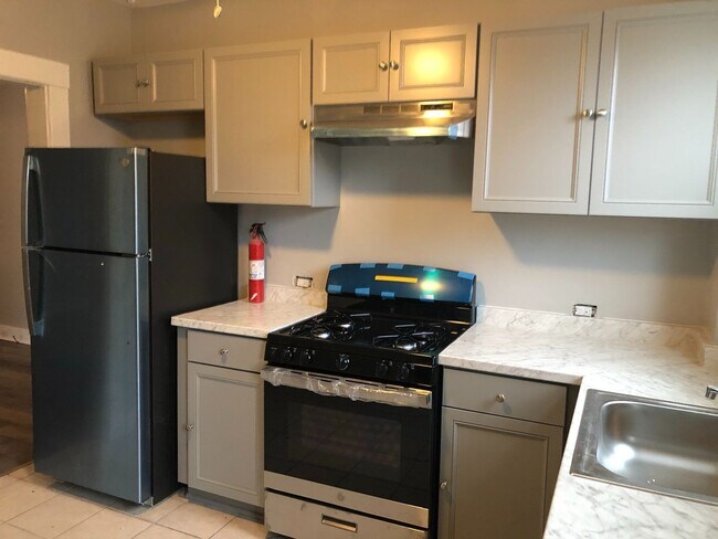 Building Photo - Highland Park - 3 BR 1st Floor Duplex, Remodeled 2021!  SECTION 8 Unit 6121 St. Marie St.