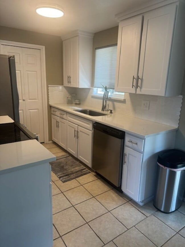 Photo - **$200 Move In Special**Beautiful 3 bed 2 ...