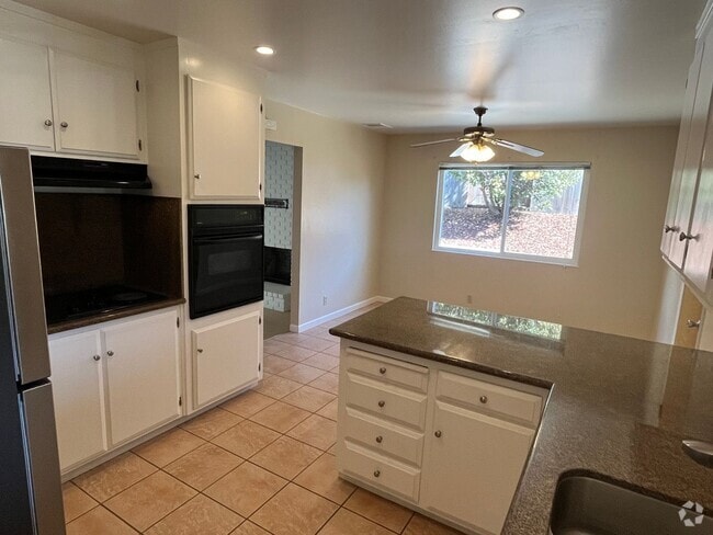Building Photo - 3-Bedroom San Pablo Home in Tara Hills Nei...