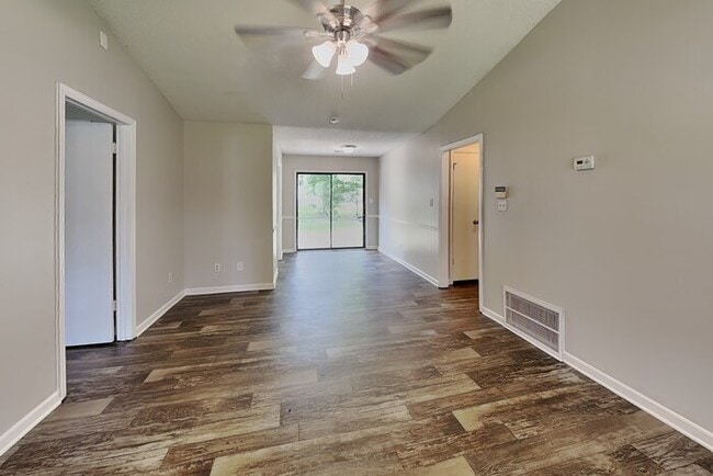 2215 Medlin Ct