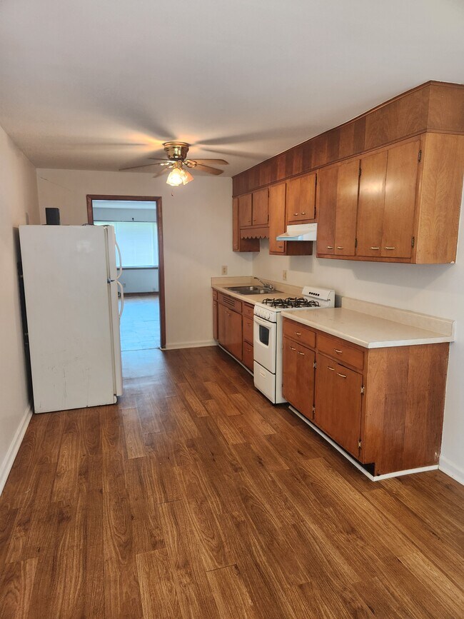 Photo - Swords & Rohmann Unit 3021