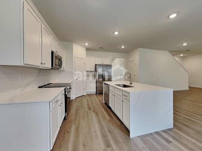 Photo - 496 Pointe Dr