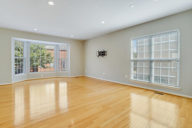Photo - 6522 Trask Terrace