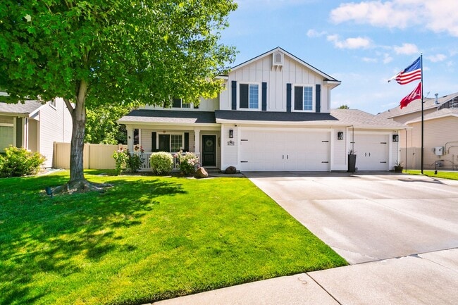 Building Photo - 5 Bedroom Home in Red Feather Estates - Me...