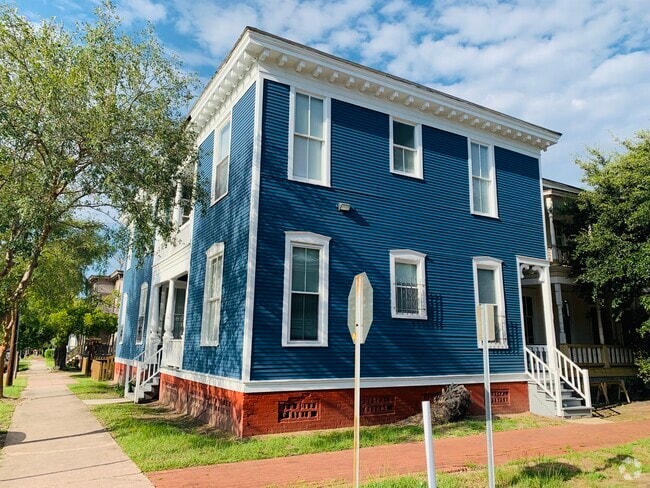 Building Photo - 1116 Habersham St Unit 2 Rental