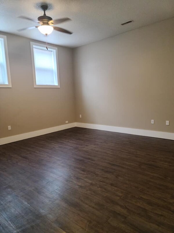 Photo - 2212 E 12th St Unidad 109