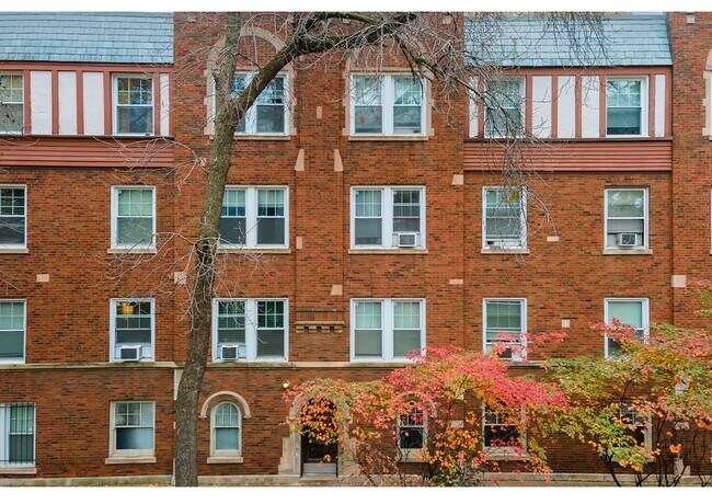 Photo - 2147 N Fremont St Unit 2S