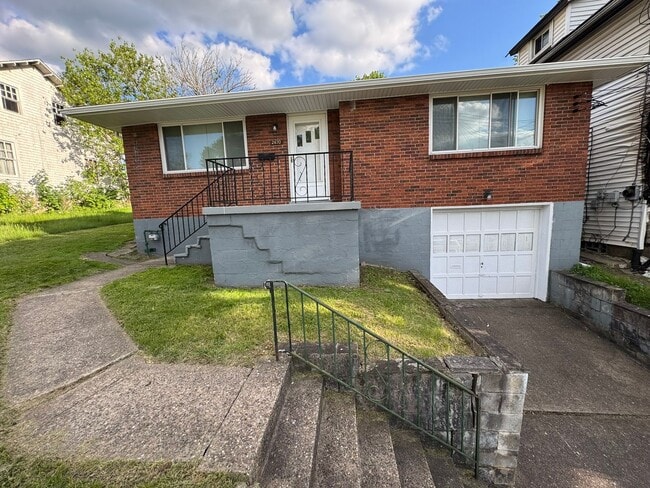 Updated 2-Bedroom 1-Bath Ranch House, GORG... - Updated 2-Bedroom 1-Bath Ranch House, GORG...