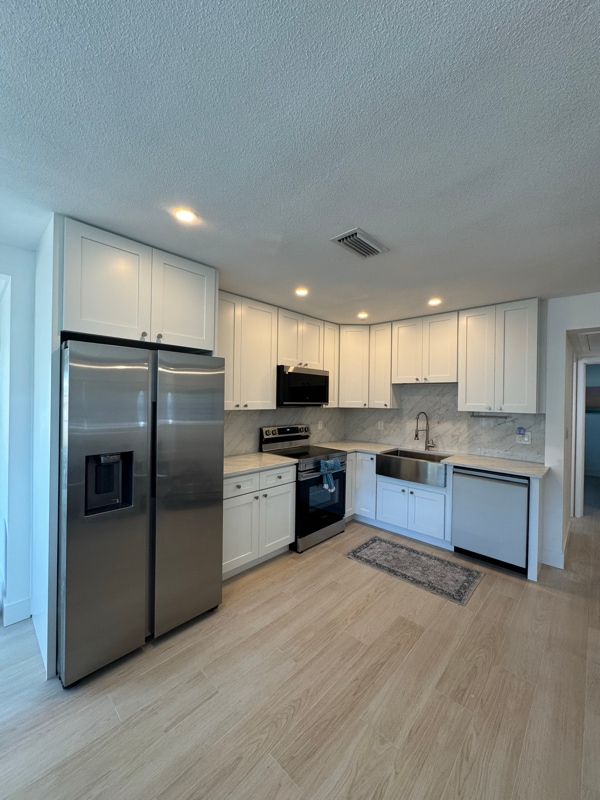 Photo - 11423 77th Ave