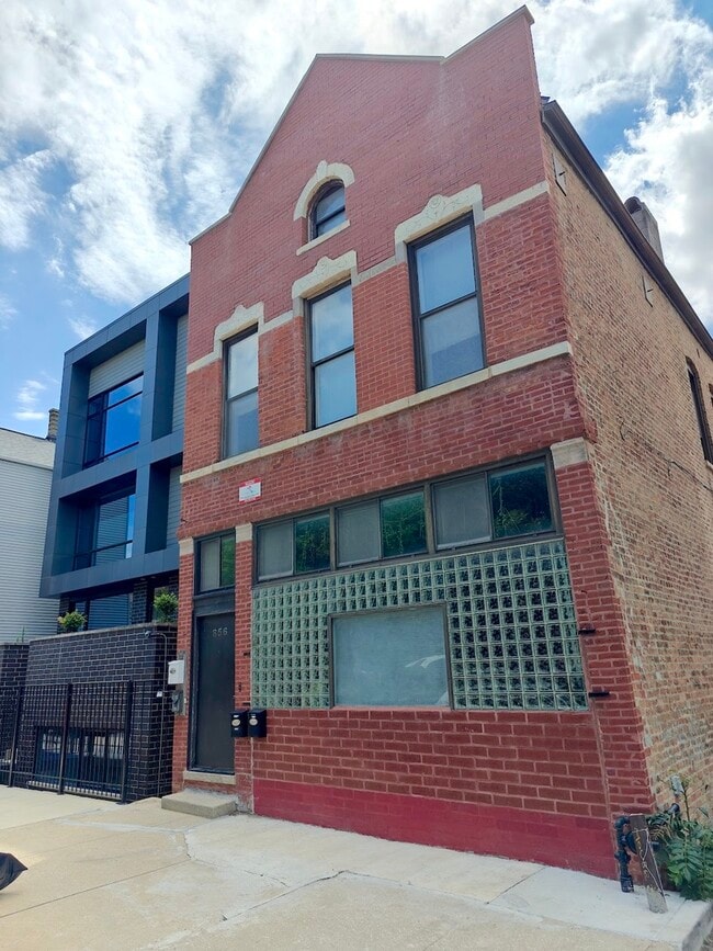 Photo - 856 N May St Apartment Unit 2F