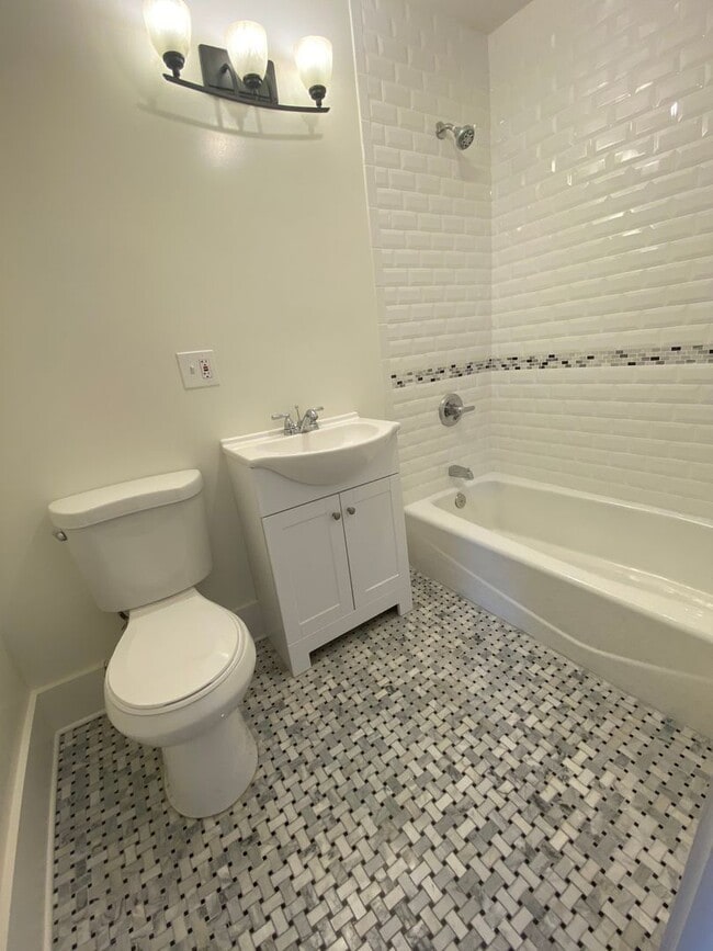 Photo - 344W Unit 344