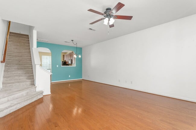 Photo - **Charming 2/2.5 Burlington Townhome**