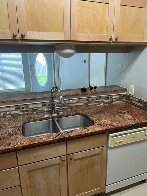 Photo - 339 Fantail Loop