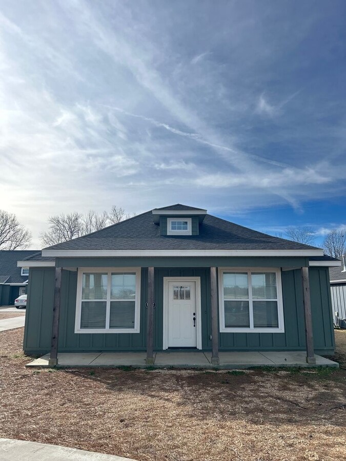 Beautiful newly built home! - Beautiful newly built home!