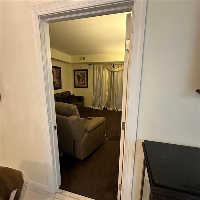 2882 Aronimink Pl Townhome Townhome Rental in Macungie PA