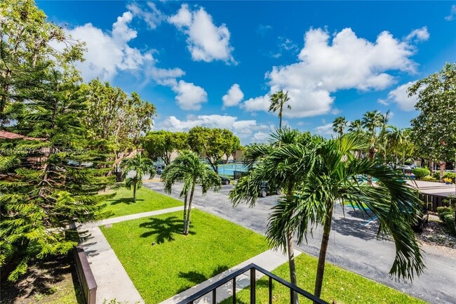 Photo - 10784 N Kendall Dr Unit D2