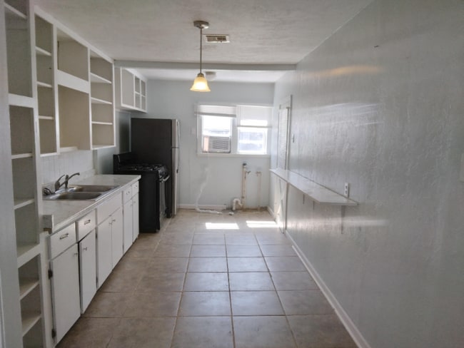 Photo - 1304 NW Lincoln Ave