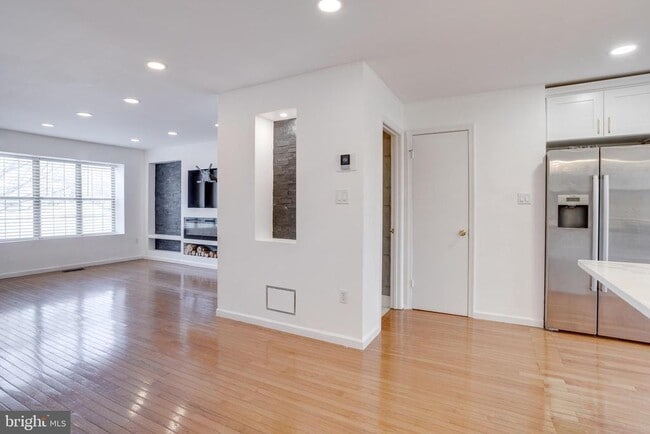 Photo - 5809 Waterdale Ct