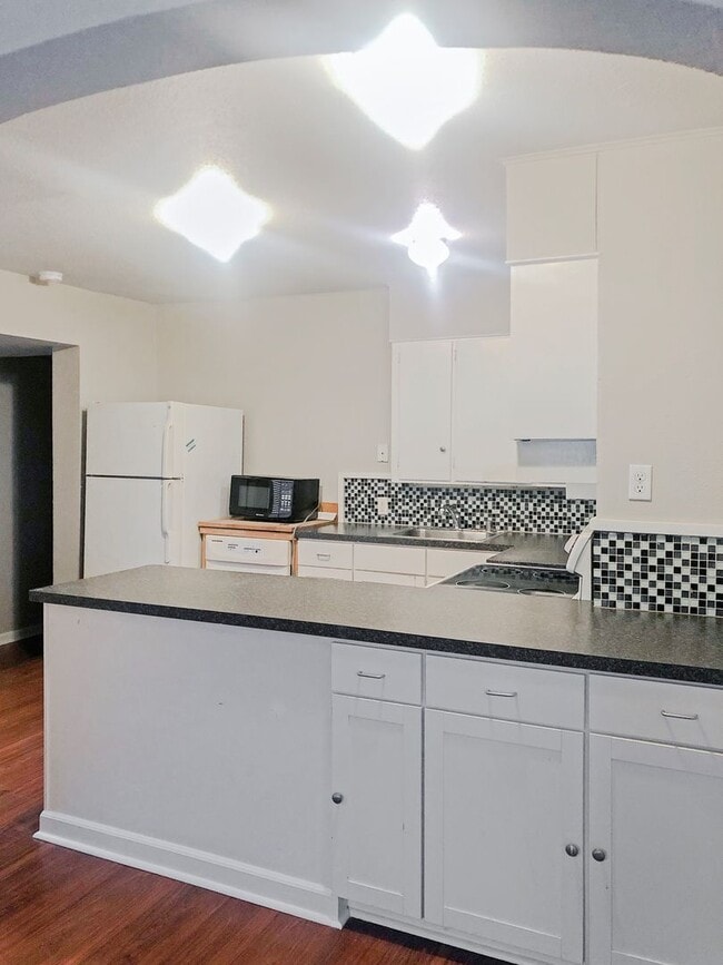 Photo - 824 S L St Unit 2