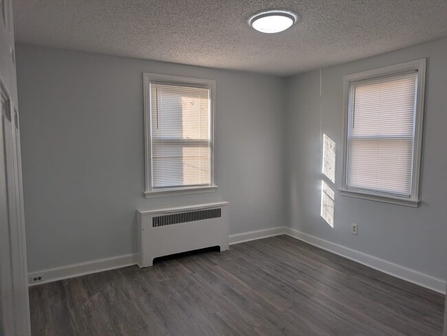 Building Photo - 7240 Gillespie St Unit 1 FL