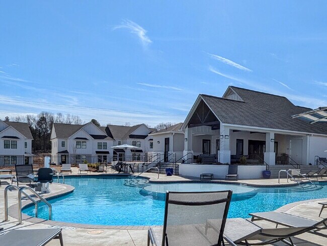 Photo - 353 Commonwealth Blvd