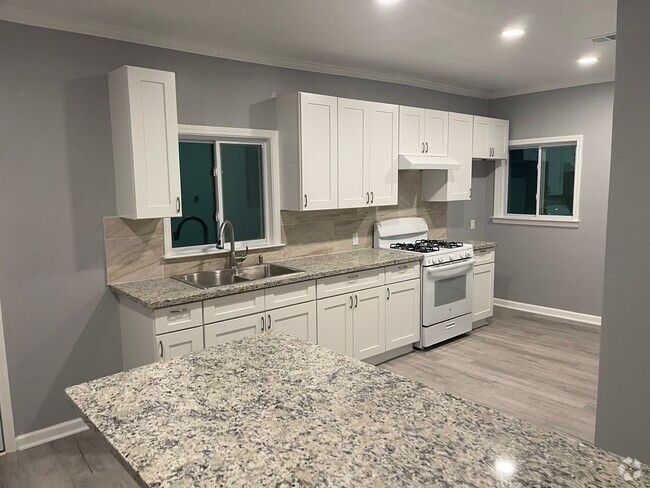 Building Photo - 3 bedrooms 2 baths - Only $1500 Per Month Rental