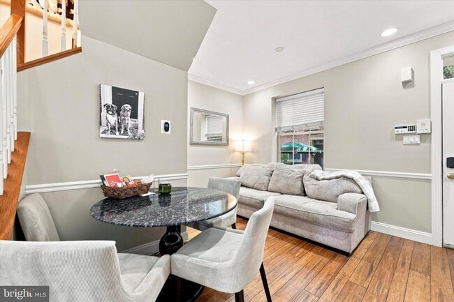 Photo - 970 N Lawrence St