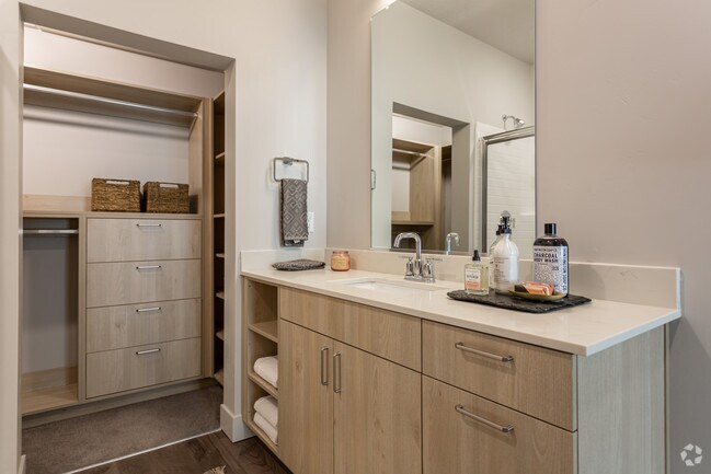 1BR, 1.5BA - 774 SF