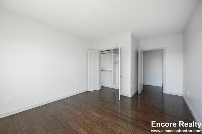 Photo - 454 Harvard St Unit 204