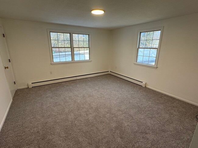 3 Bayview St