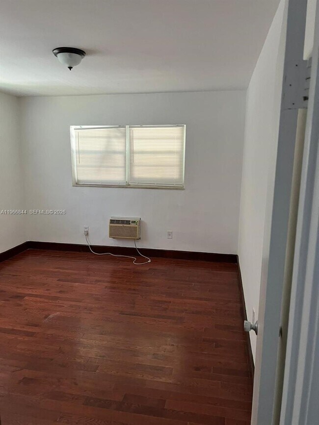 Photo - 1604 Bay Rd Unidad 4