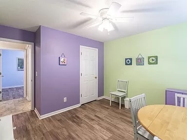 Photo - 309 Strawbridge Ln