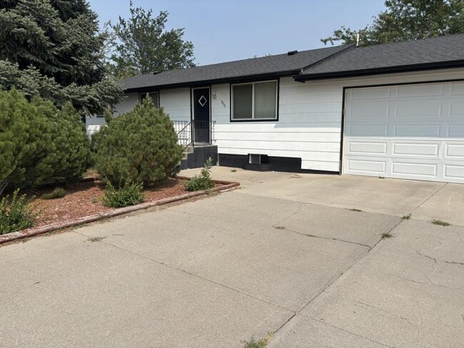 Building Photo - 1809 E G St Rental