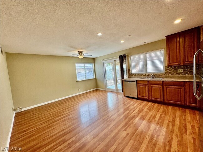 Photo - 4245 Newhaven Dr