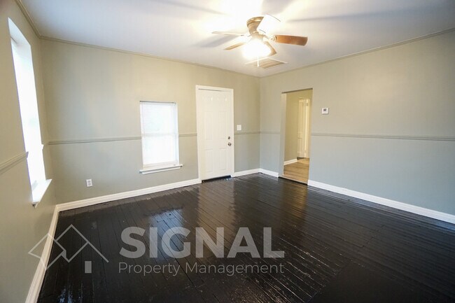 Photo - 8432 Lawley Ave